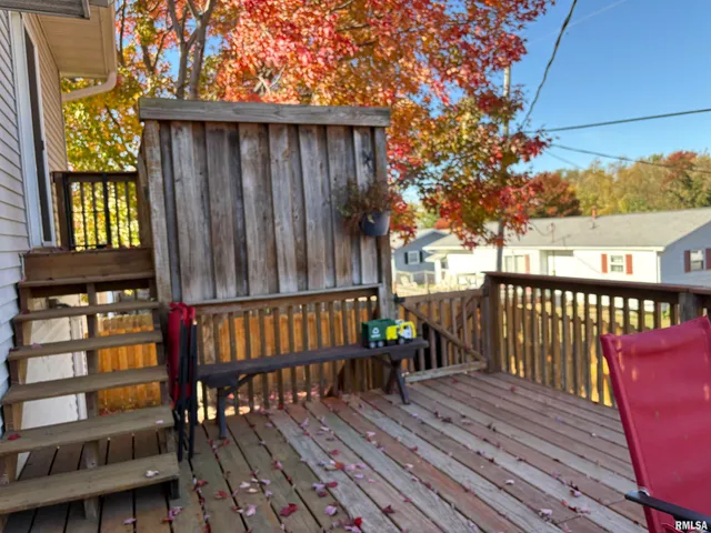 $184,900 | 1014 Pioneer Drive, Jacksonville, IL 62650