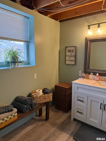 $179,900 | 1014 Pioneer Drive, Jacksonville, IL 62650