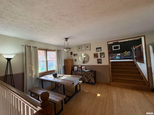 $189,900 | 1014 Pioneer Drive, Jacksonville, IL 62650