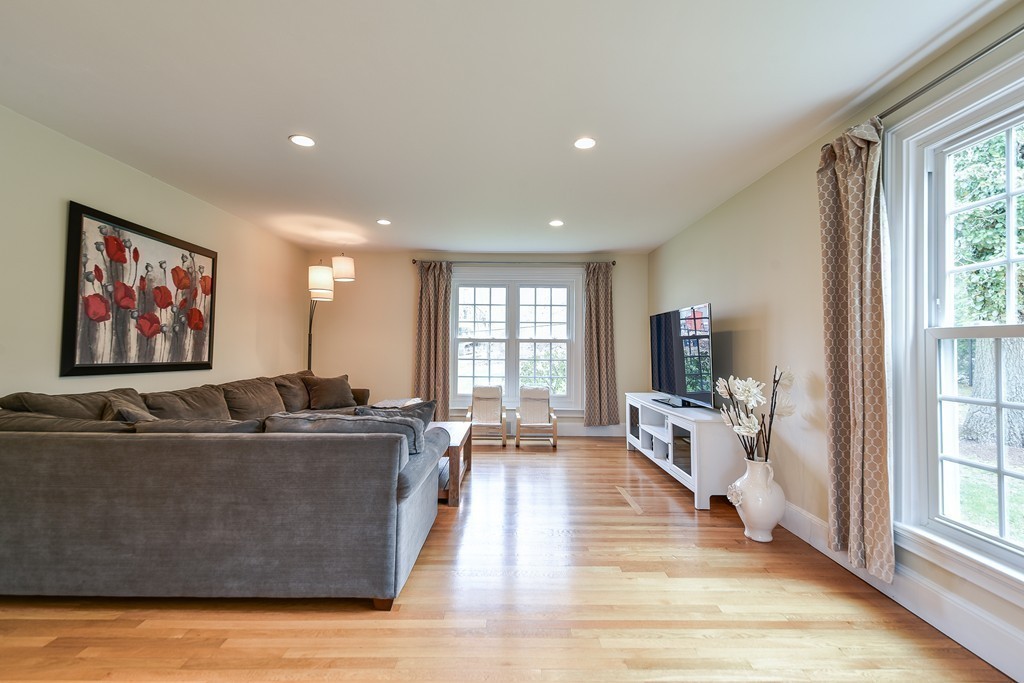 14 Linwood Road Wellesley, MA 02481 - Photo 6 of 26