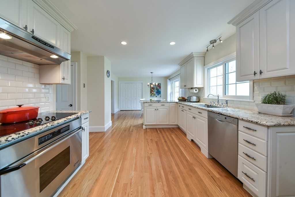 14 Linwood Road Wellesley, MA 02481 - Photo 8 of 26