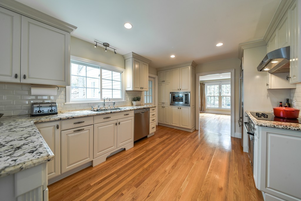 14 Linwood Road Wellesley, MA 02481 - Photo 9 of 26