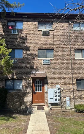 $1,689 | 1520 Crimson Lane, Unit 2A, Palatine, IL 60074