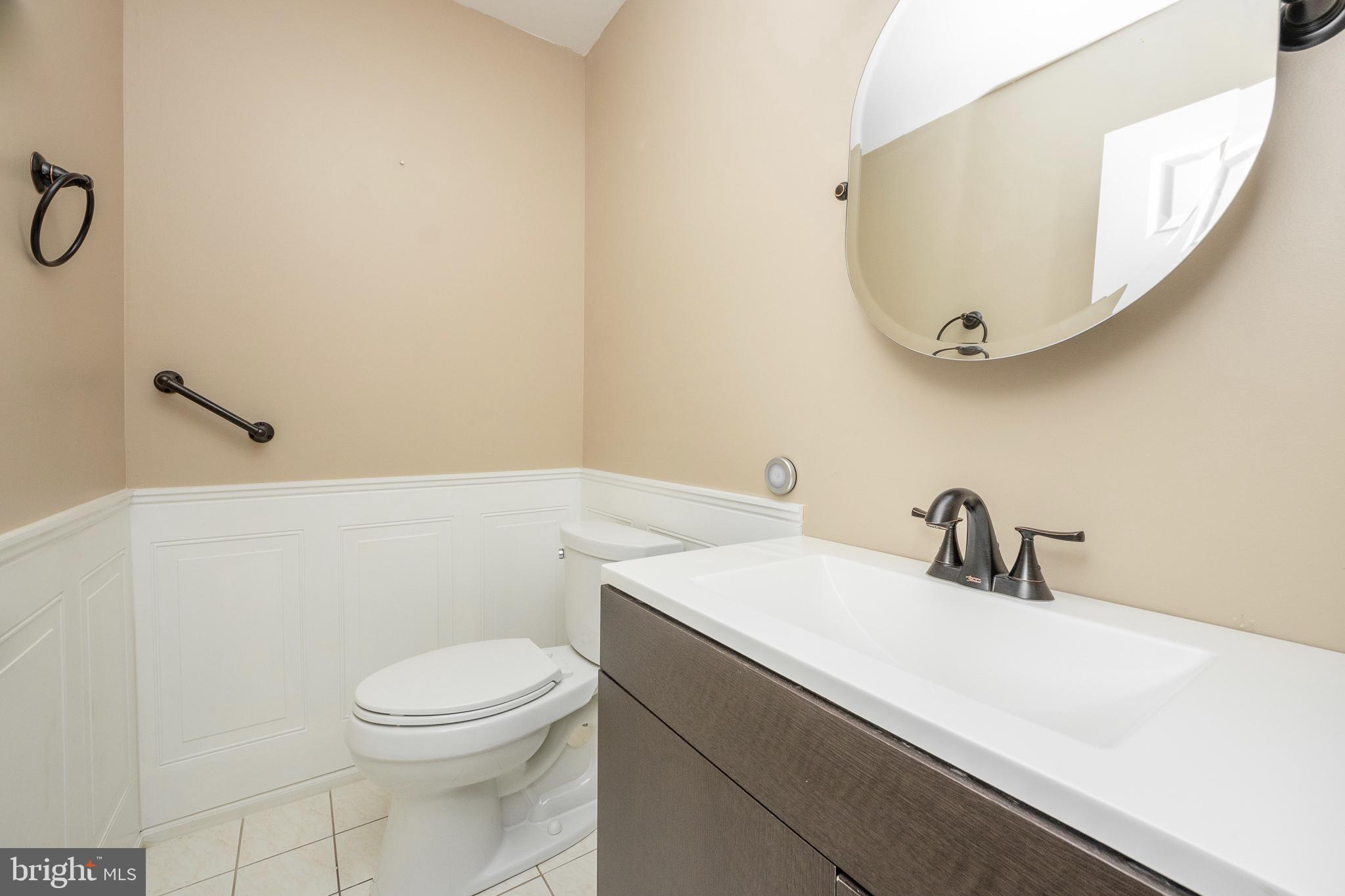 1016 Pinetown Road Fort Washington, PA 19034 - Photo 11 of 37 Powder Room