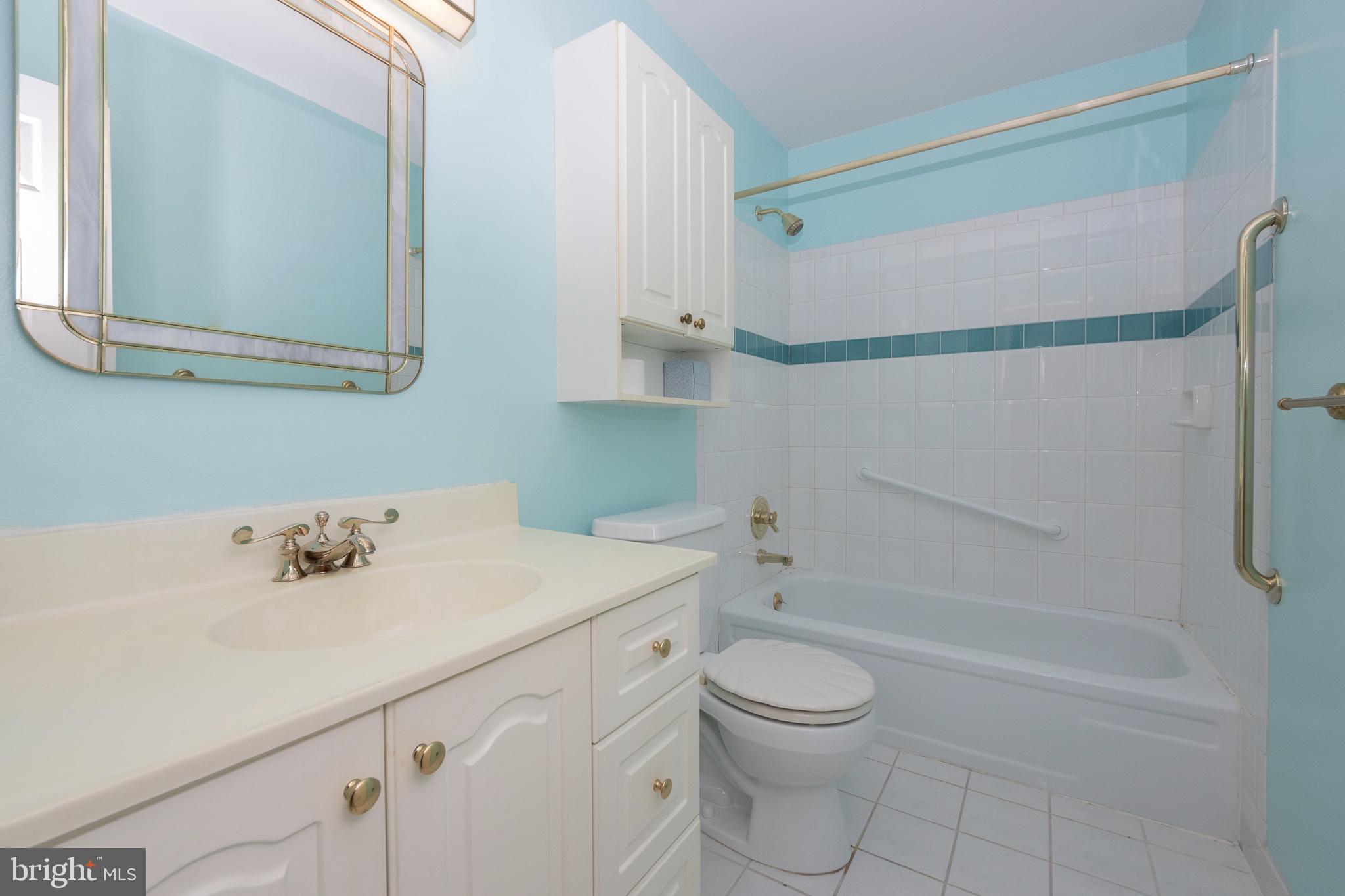 1016 Pinetown Road Fort Washington, PA 19034 - Photo 25 of 37 Hall Bath