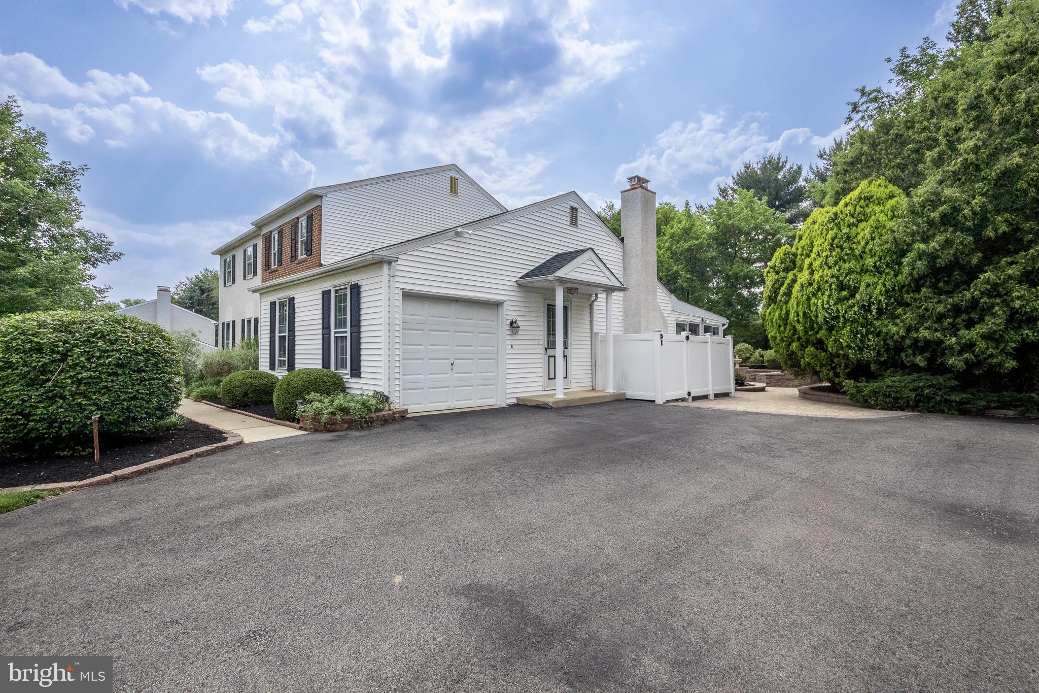 1016 Pinetown Road Fort Washington, PA 19034 - Photo 4 of 37