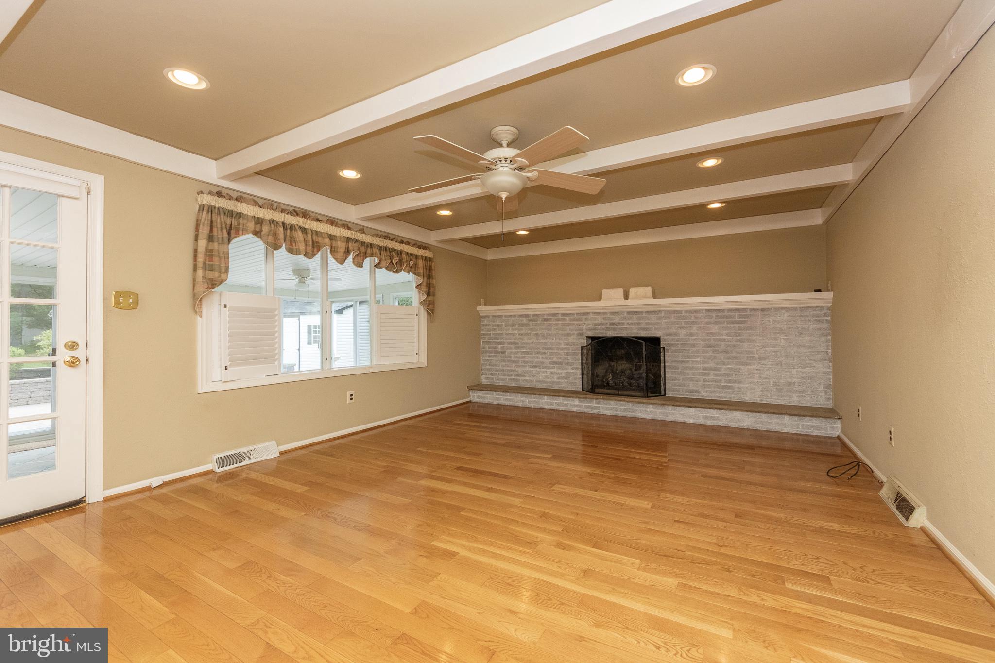 1016 Pinetown Road Fort Washington, PA 19034 - Photo 10 of 37 Family Room