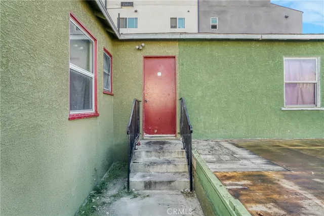 $750,000 | 10807 Compton Avenue, Los Angeles, CA 90059