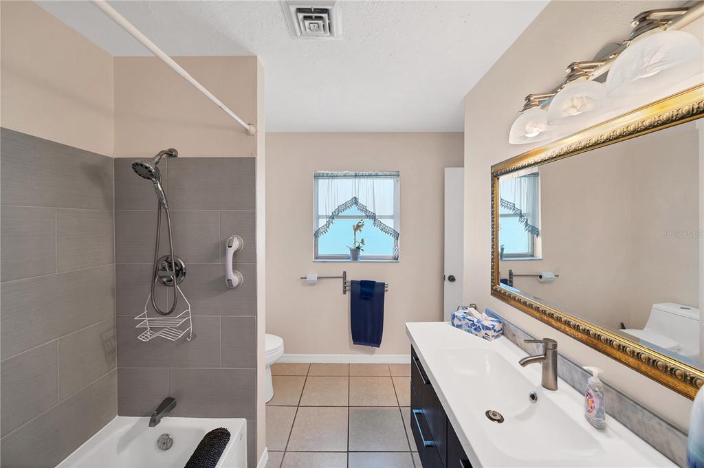 881 Polaris Road Venice, FL 34293 - Photo 12 of 18