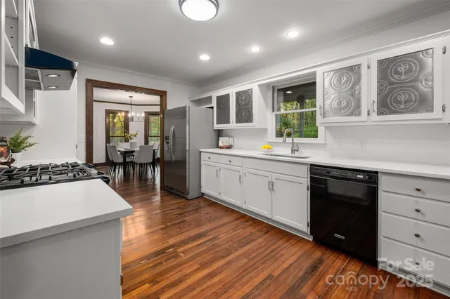 $1,000,000 | 110 Amanda Drive, Matthews, NC 28104