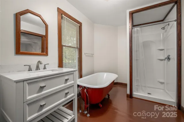 $1,000,000 | 110 Amanda Drive, Matthews, NC 28104