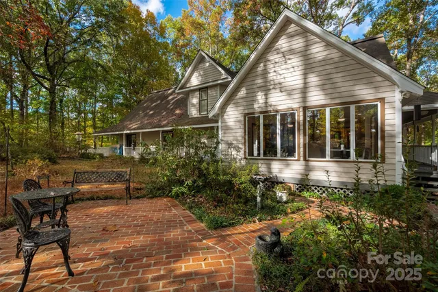 $1,000,000 | 110 Amanda Drive, Matthews, NC 28104