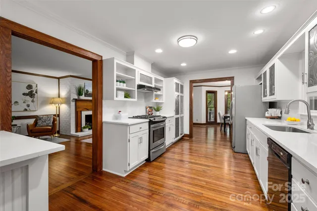 $1,000,000 | 110 Amanda Drive, Matthews, NC 28104