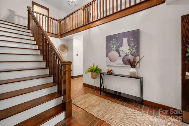 $1,000,000 | 110 Amanda Drive, Matthews, NC 28104