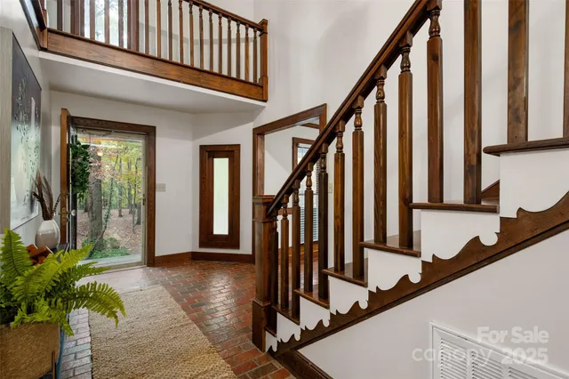 $1,000,000 | 110 Amanda Drive, Matthews, NC 28104