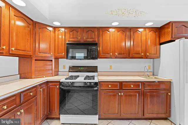 a close view of sink