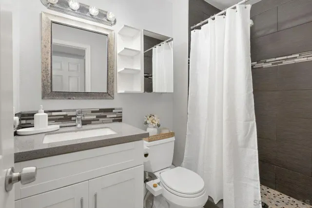 a view of a workspace with furniture