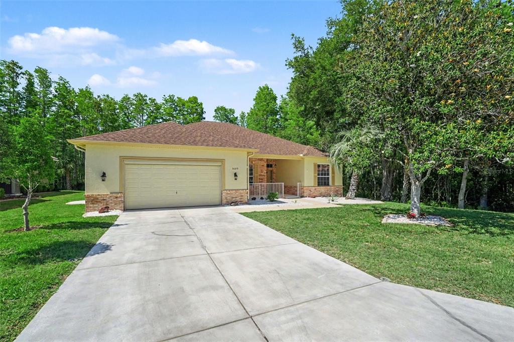 8689 Mississippi Run Weeki Wachee, FL 34613 - Photo 3 of 38