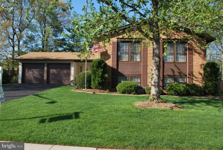 8872 Applecross Lane Springfield, VA 22153 - Photo 1 of 14 Exterior (Main)