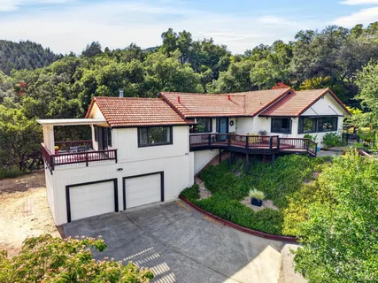 $1,250,000 | 275 Kerry Lane, Cloverdale, CA 95425