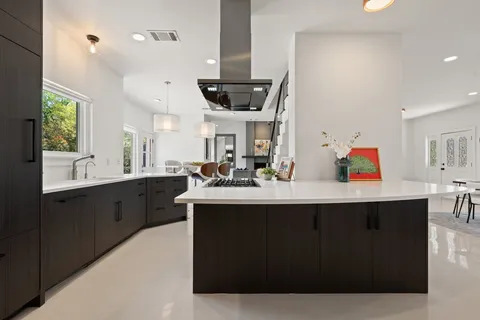$840,000 | 10408 Loring Drive, Austin, TX 78750