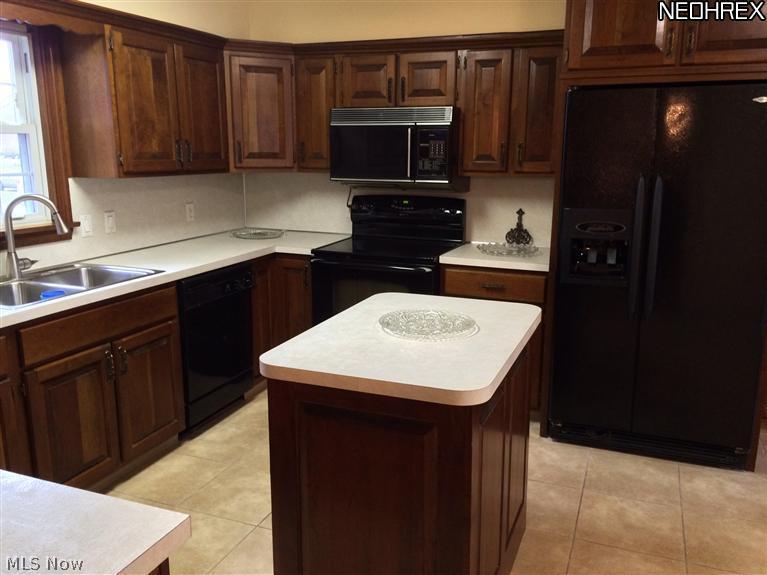 16230 Drake Road Strongsville, OH 44136 - Photo 5 of 25