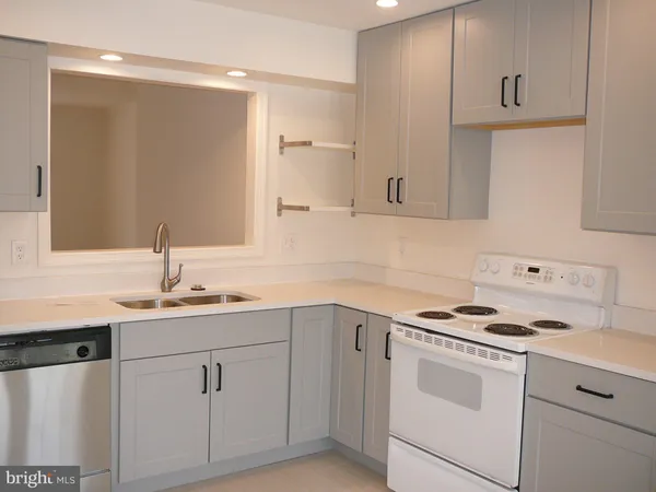 $3,300 | 8607 Dellway Lane, Vienna, VA 22180