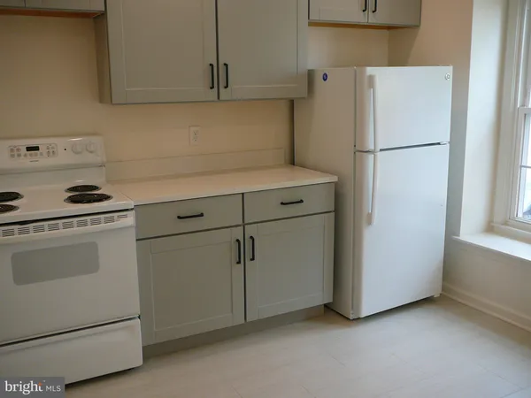 $3,300 | 8607 Dellway Lane, Vienna, VA 22180