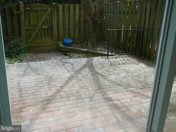 $3,300 | 8607 Dellway Lane, Vienna, VA 22180