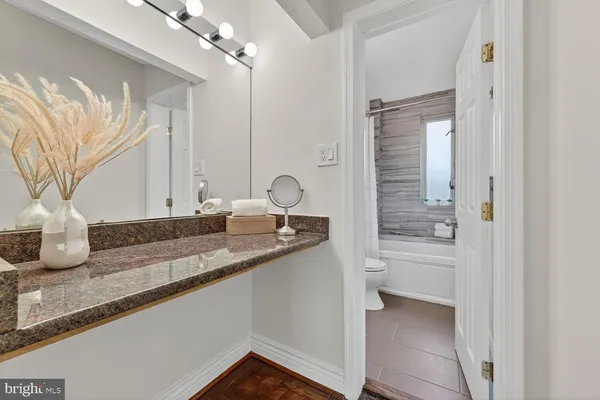 $2,399 | 1727 Massachusetts Avenue Northwest, Unit 807, Washington, DC 20036