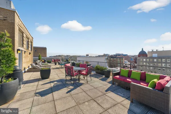 $2,399 | 1727 Massachusetts Avenue Northwest, Unit 807, Washington, DC 20036