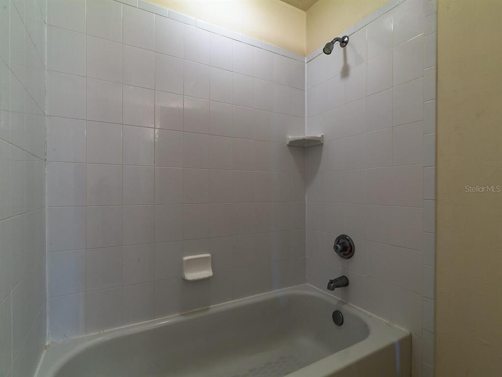 1565 Northwest 29 Road, Unit 4 Gainesville, FL 32605 - Photo 21 of 27 Gallery Image 21