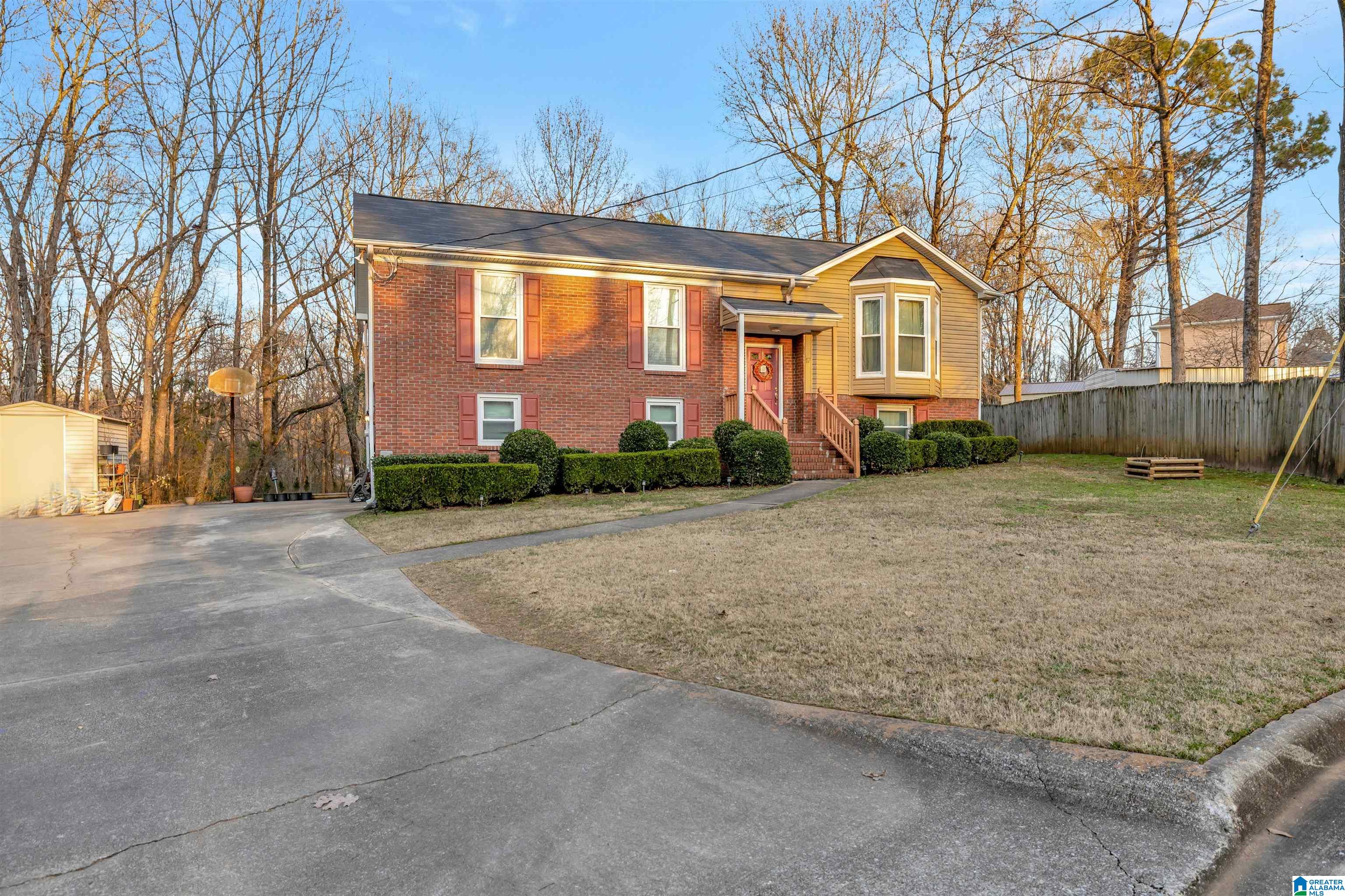 17 South Forty Road Alabaster, AL 35007 - Photo 3 of 39 Gallery Image 3