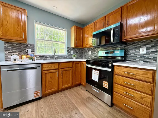 $2,595 | 1874 Tiger Lily Circle, Woodbridge, VA 22192