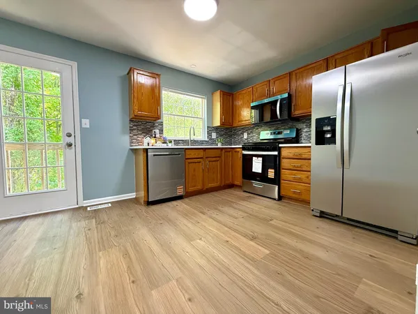 $2,595 | 1874 Tiger Lily Circle, Woodbridge, VA 22192