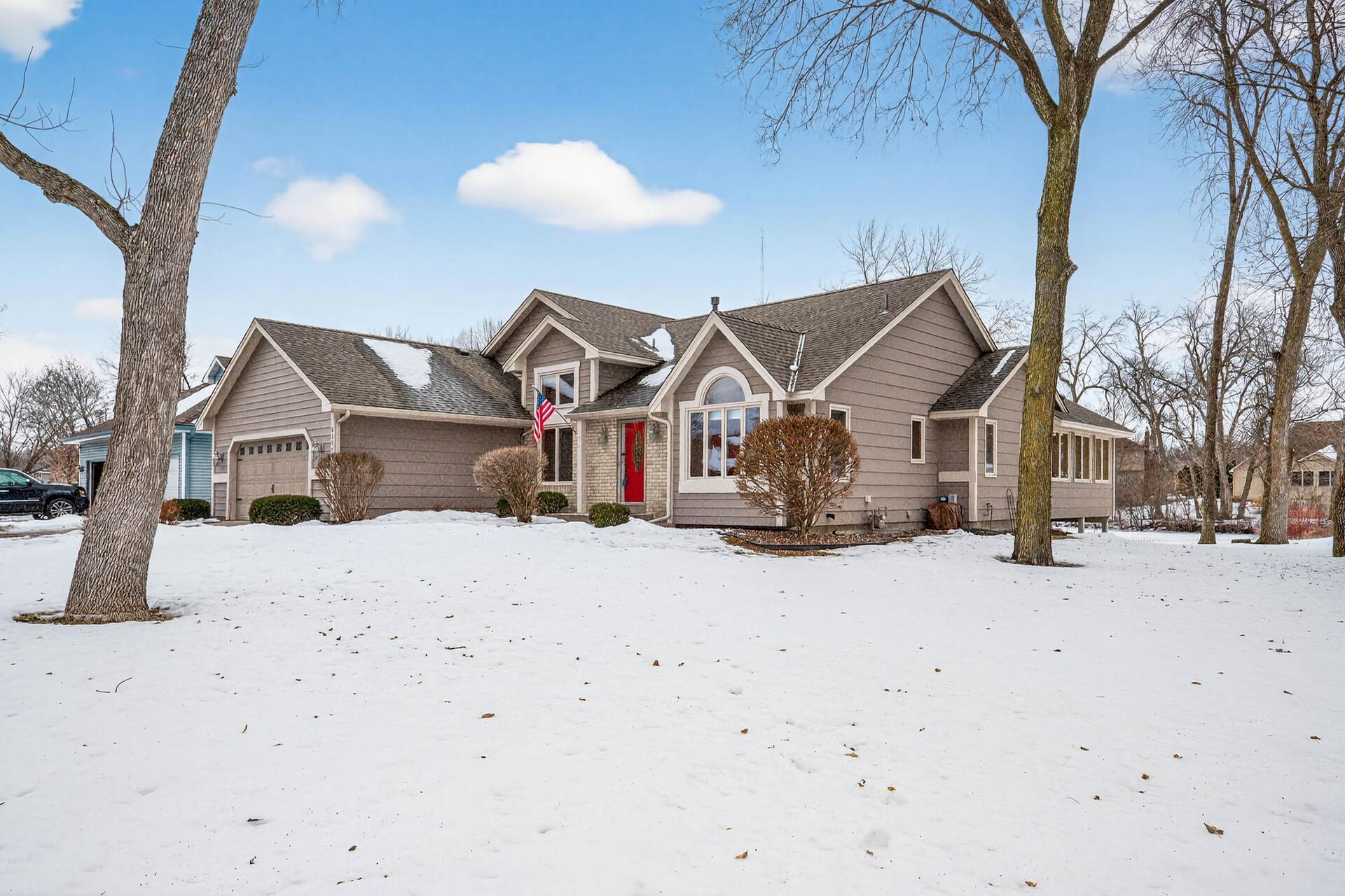 6397 Fawn Lane Circle Pines, MN 55014 - Photo 2 of 35