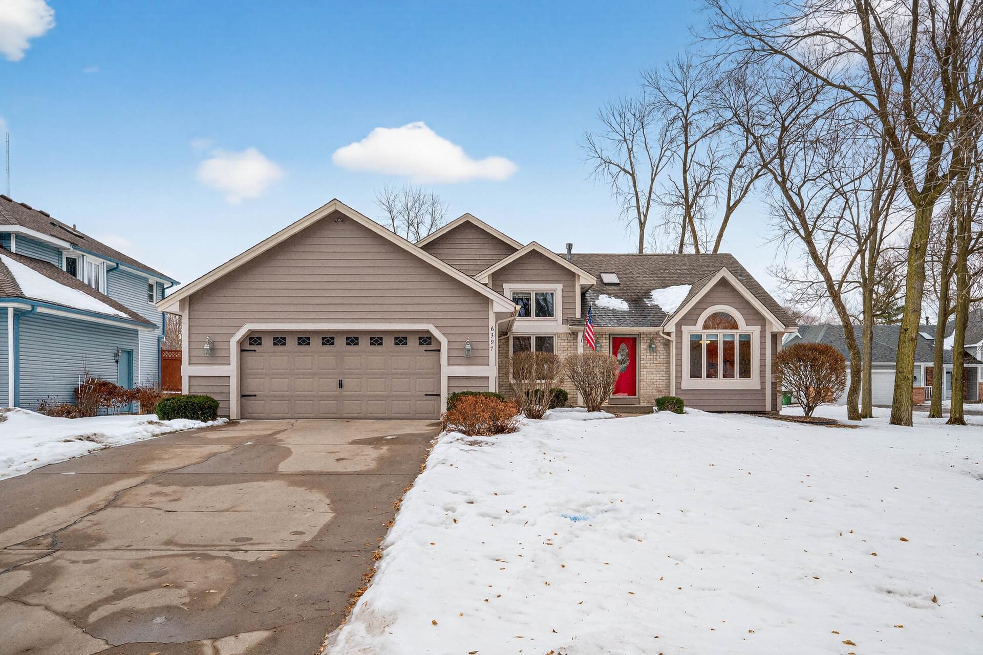 6397 Fawn Lane Circle Pines, MN 55014 - Photo 3 of 35