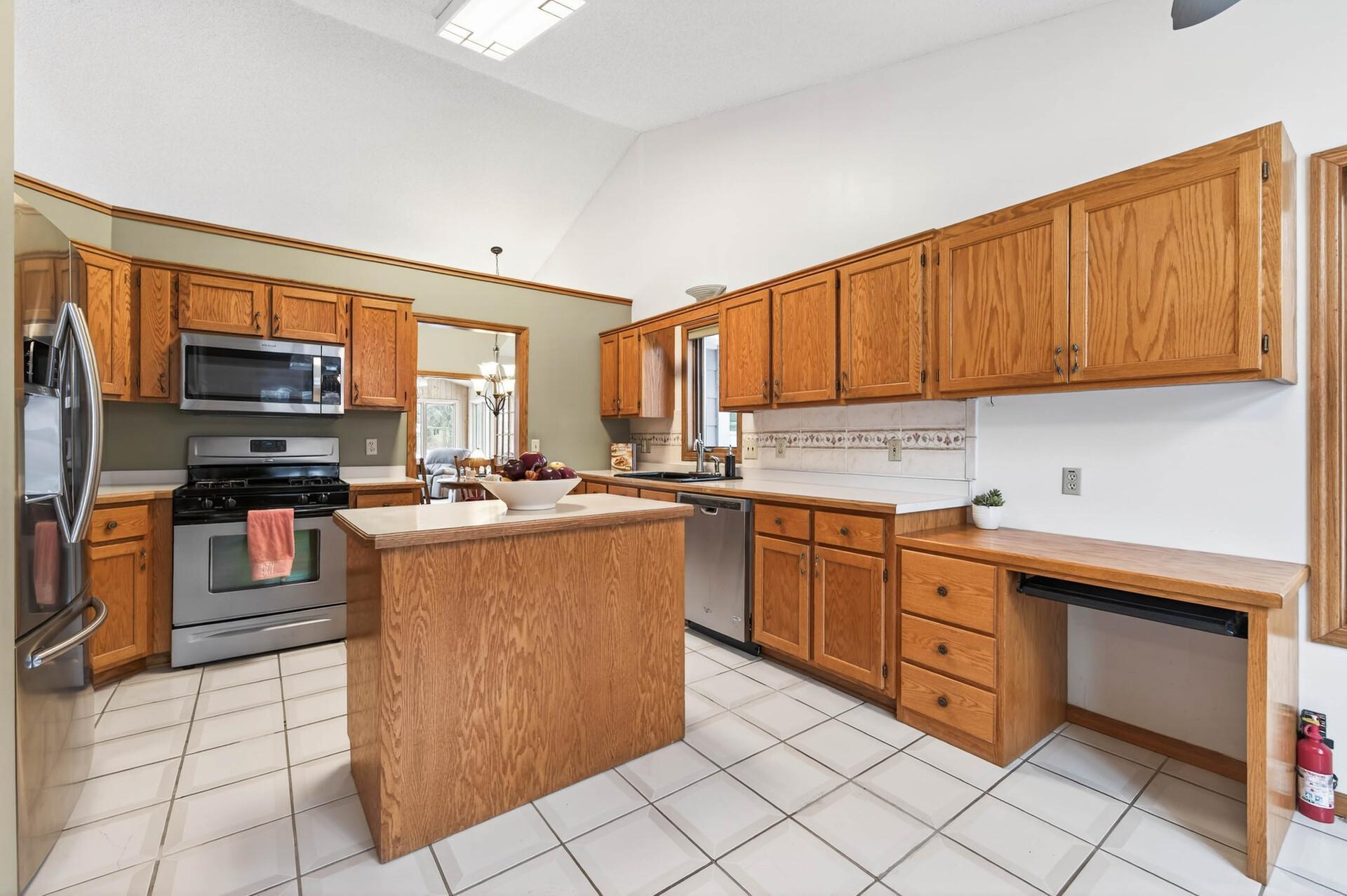 6397 Fawn Lane Circle Pines, MN 55014 - Photo 8 of 35