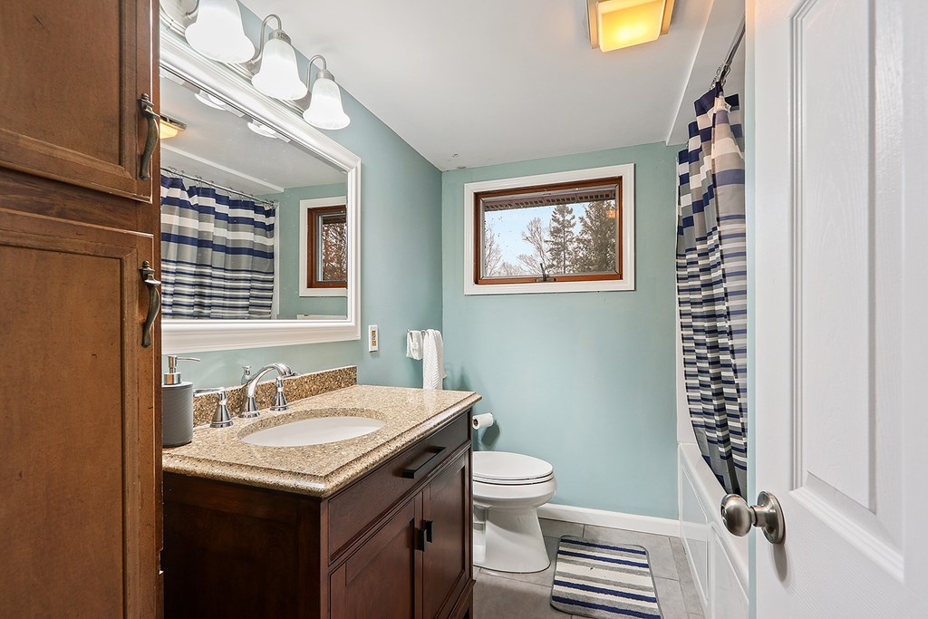 2890 North Lakeshore Road Kewaunee, WI 54216 - Photo 17 of 39