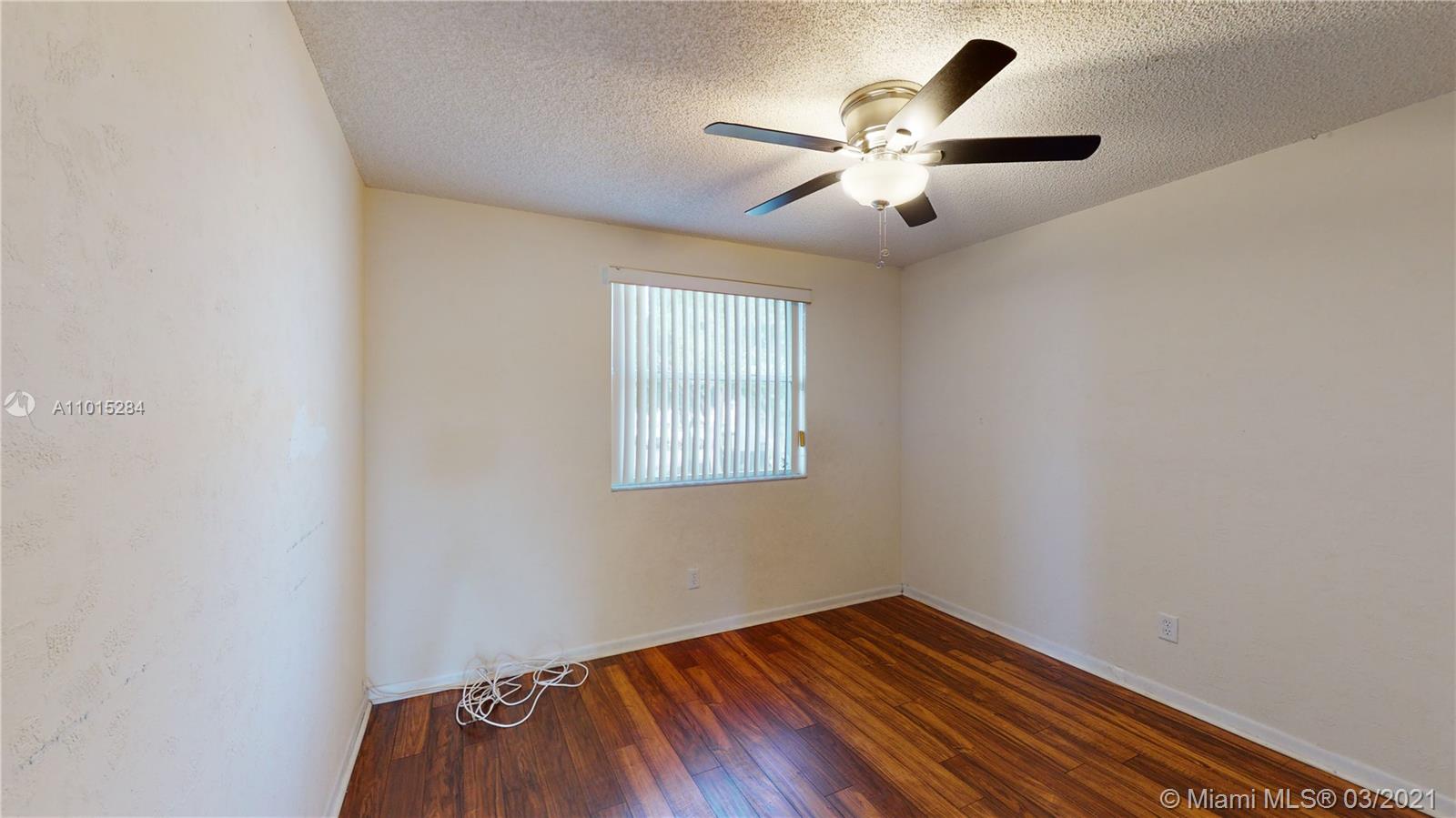 4822 Grapevine Way Davie, FL 33331 - Photo 25 of 36