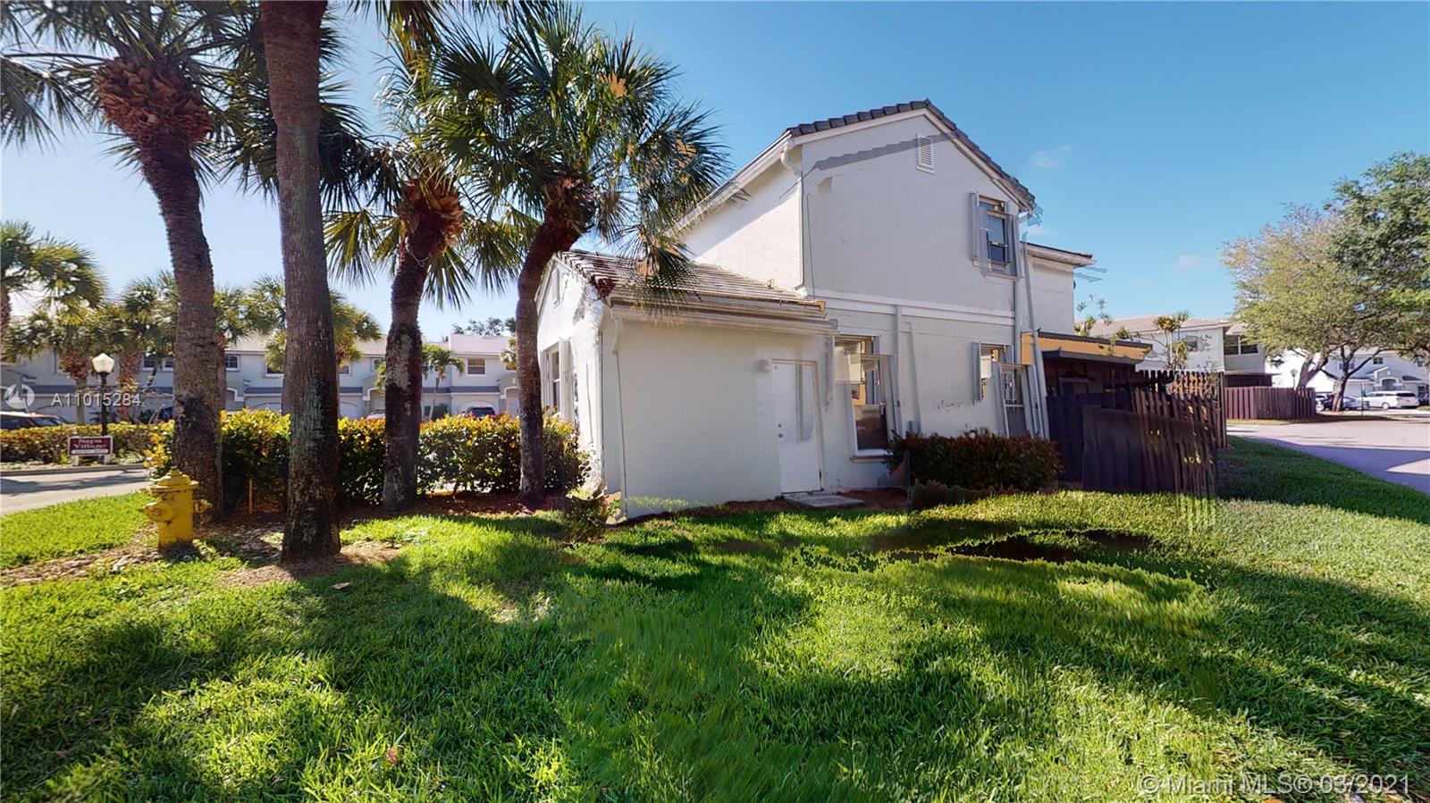 4822 Grapevine Way Davie, FL 33331 - Photo 32 of 36
