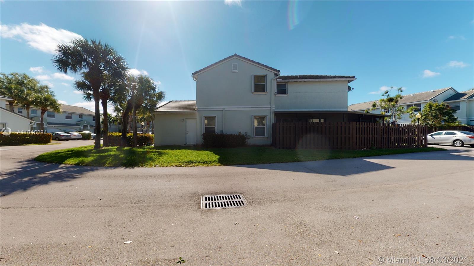 4822 Grapevine Way Davie, FL 33331 - Photo 33 of 36