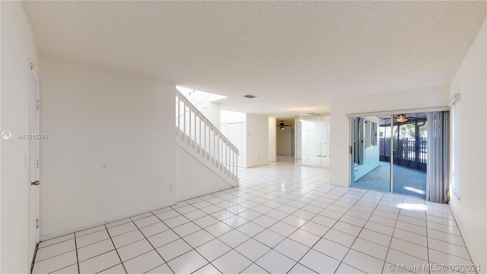 4822 Grapevine Way Davie, FL 33331 - Photo 5 of 36