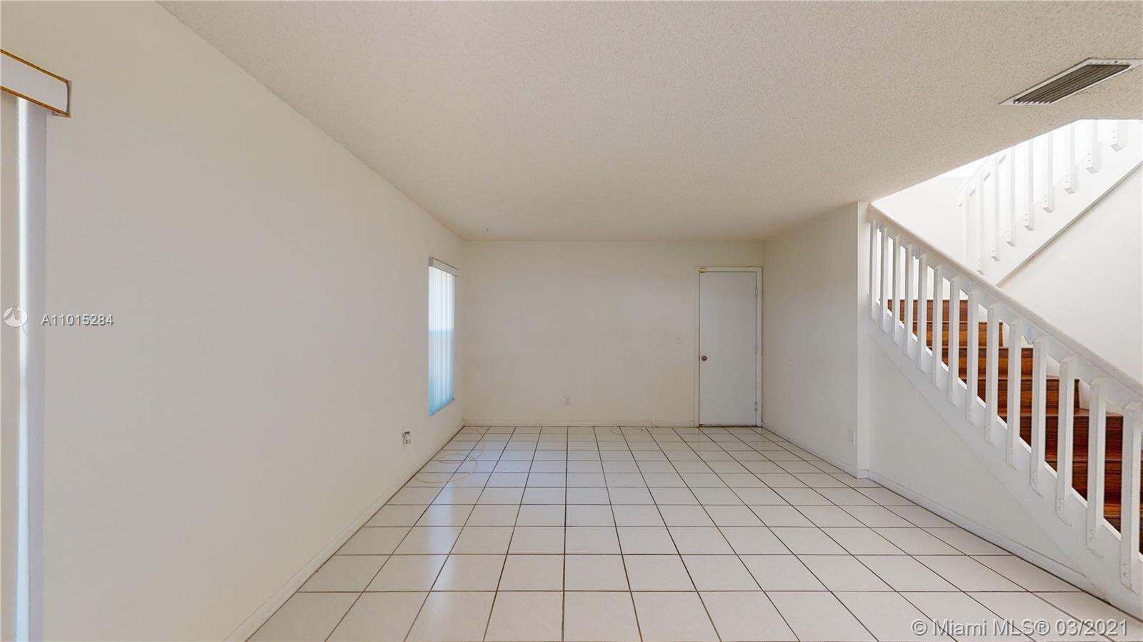 4822 Grapevine Way Davie, FL 33331 - Photo 6 of 36