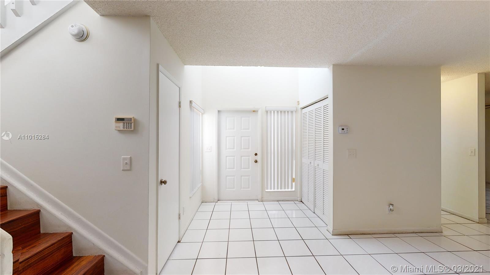 4822 Grapevine Way Davie, FL 33331 - Photo 8 of 36