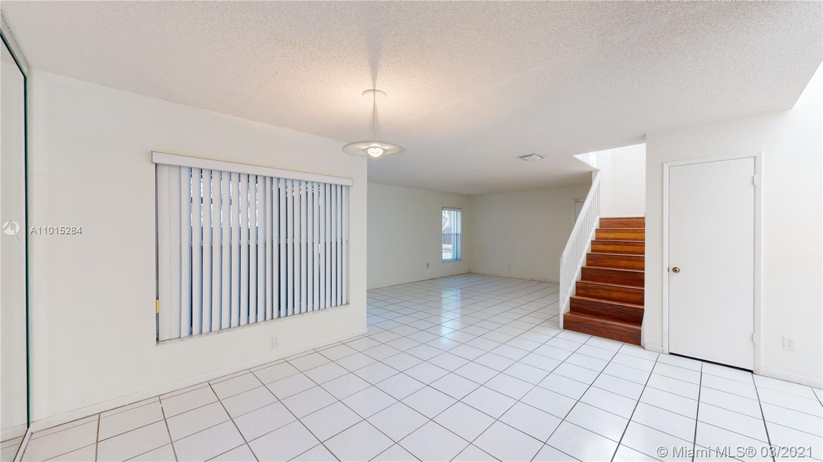4822 Grapevine Way Davie, FL 33331 - Photo 9 of 36