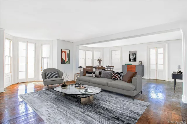 $9,800 | 435 Bryant Avenue, Roslyn, NY 11576