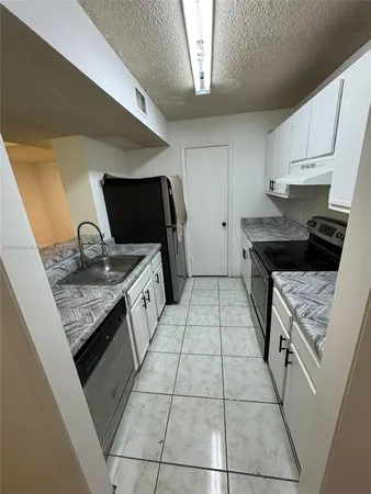 $2,000 | 4341 West McNab Road, Unit 27, Pompano Beach, FL 33069