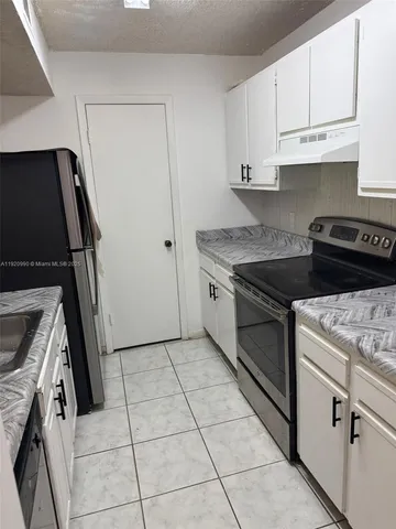 $2,200 | 4341 West McNab Road, Unit 27, Pompano Beach, FL 33069