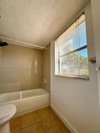 $2,000 | 4341 West McNab Road, Unit 27, Pompano Beach, FL 33069